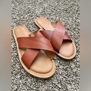 Universal Thread Cross Strap Leather Sandals